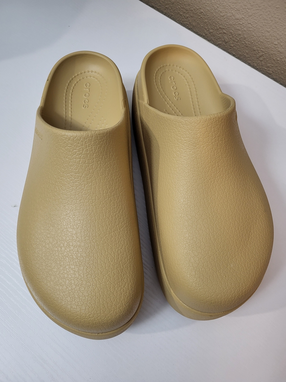 Crocs Dylan Platform Clogs ~ Wheat or Khaki ~ Womens Size 9 EUC - Picture 2 of 9